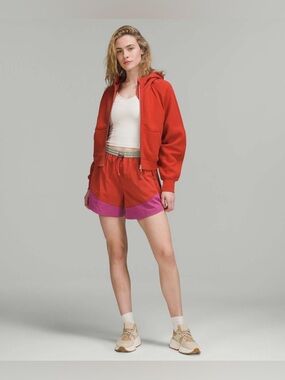 Lululemon Evergreen High-Rise Short 4.5"
Pink Punch / Pink Lychee / Raw Linen